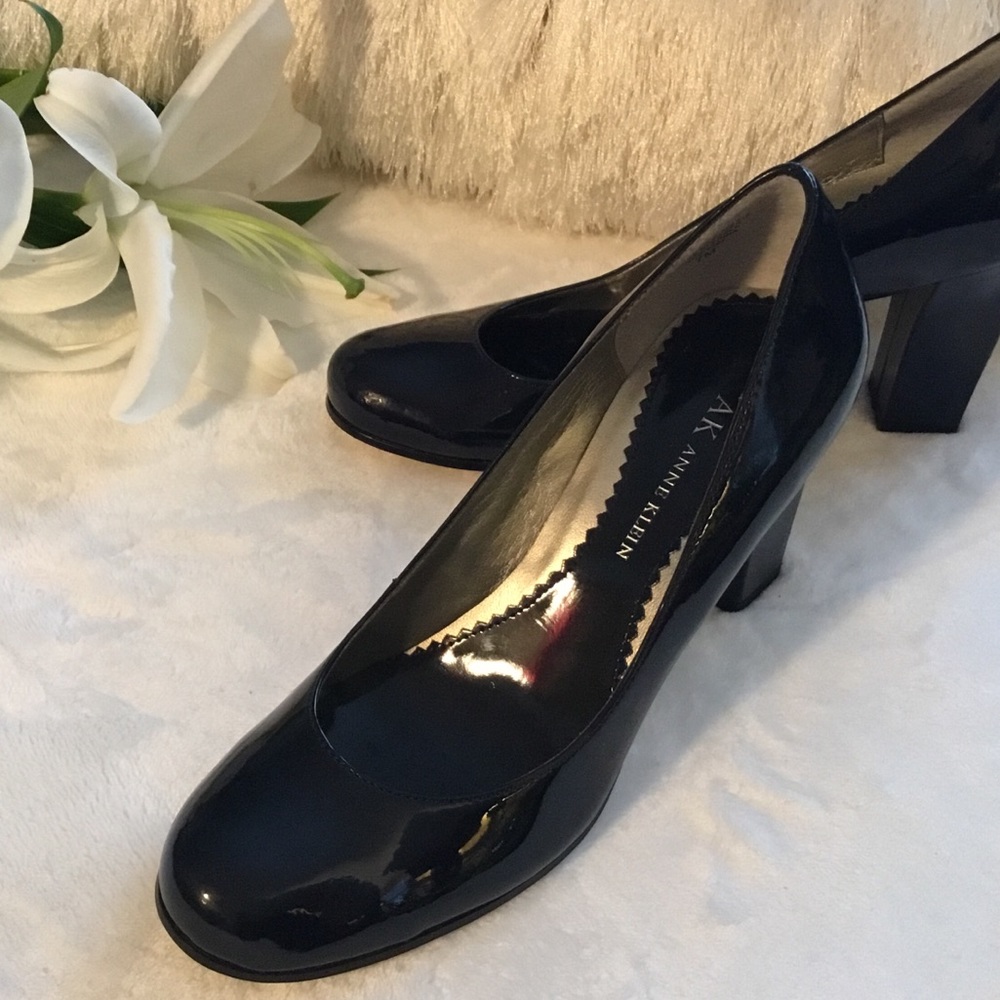 ❤️ AK ANNE KLEIN NWOT NAVY BLUE PATENT LEATHER ❤️